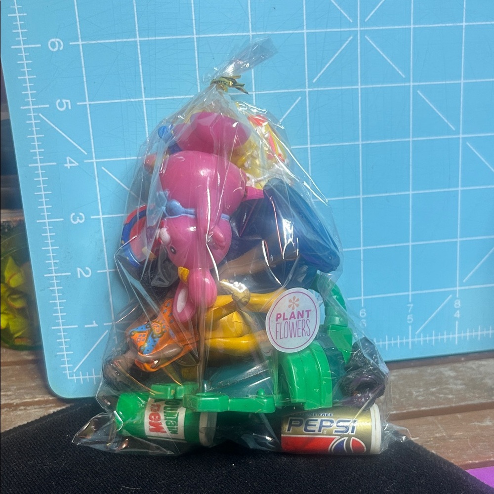 MYSTERY BAG Pepsi Kids Toy Figure Pack - Pink & Multicolor Playset